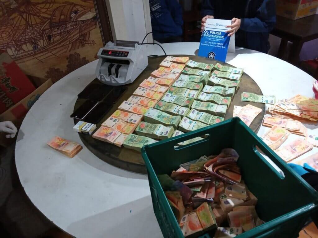 Falsos-policiais-tentam-roubar-cassino-clandestino-na-Argentina